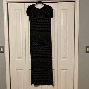 MICHAEL Michael Kors Black Maxi Sheath Dress with Short Sleeves and Crew Neck